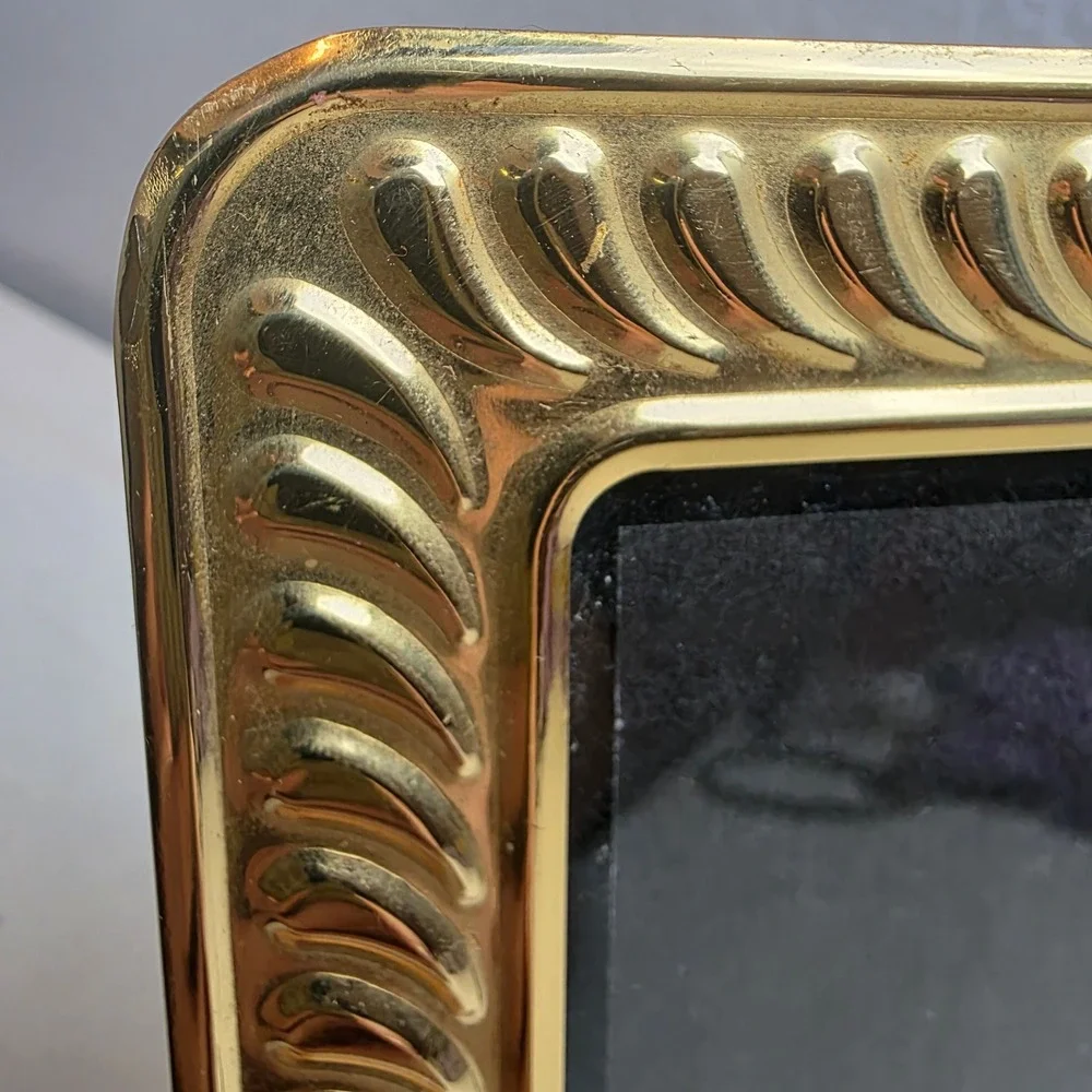 Vintage 80s Gold Ornate Embossed Metal Picture Frame Tabletop Easel Back‎